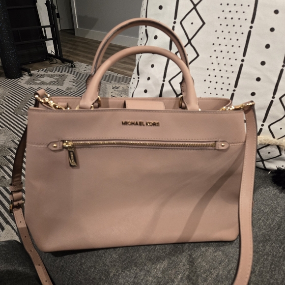 Michael Kors purse - Picture 7 of 7